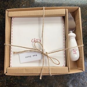 🆕Rae Dunn ceramic cheese dish and knife🆕